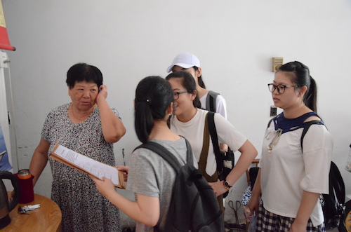 7月7日 无码影片
 赴余杭区测甲醛小分队 走访居民 (2)