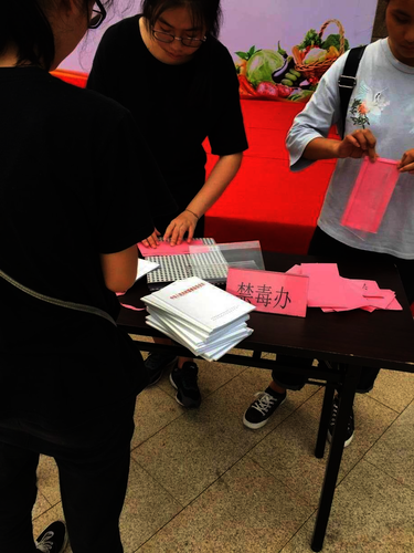 七月二十一日无码影片
赴余杭“因水而兴”宣传教育小分队 成员布置场地的副本