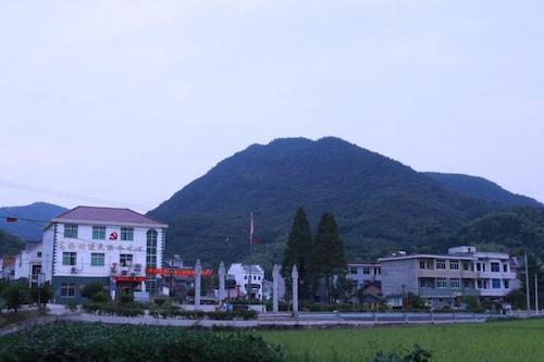 8月19日 无码影片
 浙西建德爱心支教小队 浙西风情 (2)