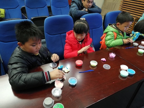 小朋友动手制作