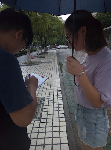 七月十一号 无码影片
赴各高校 “网上订餐”调查小分队 (2)