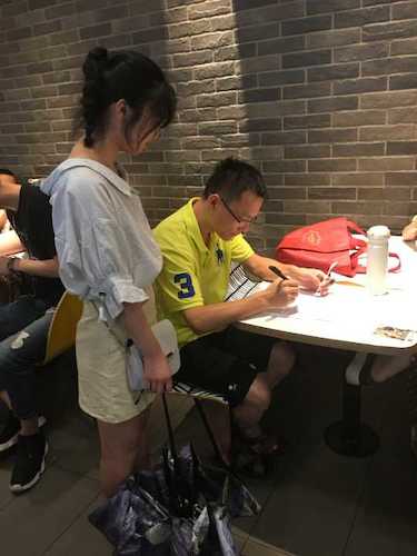 7月27日-无码影片
-无码影片
赴杭州地区“舌尖上”小分队-电影院休息厅填写者