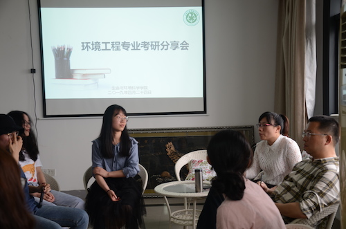 倪雅老师为同学们解答疑惑