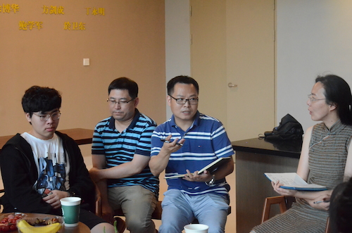 学院老师解答同学疑惑