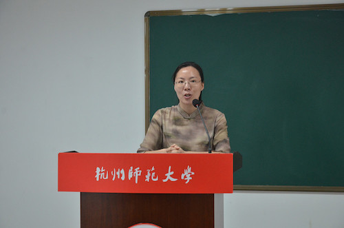 余洁书记主持会议_副本