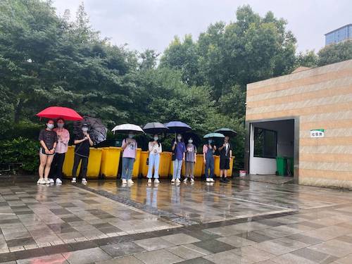 7月10日无码影片
环境保护措施宣传小分队对垃圾分类有关知识的宣传1