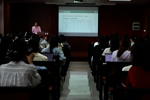 院学工办主任陈好介绍2023年无码影片
考研情况